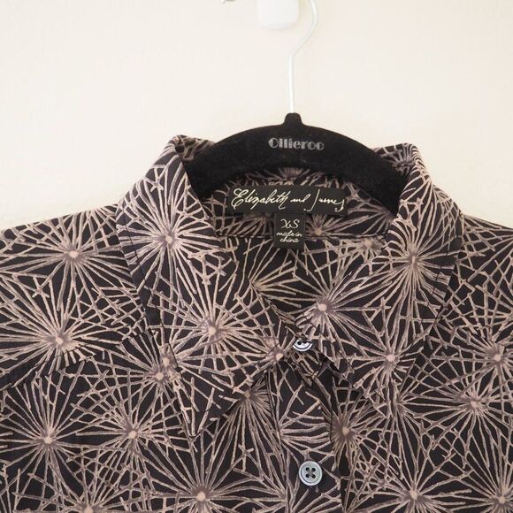 !! Elizabeth & James Black Patterned Long Sleeve Button Up Blouse sz xs - Picture 3 of 6